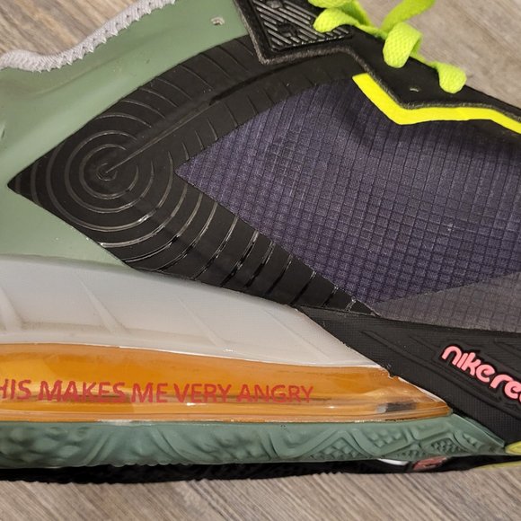 Nike LeBron XVIII 18 Low Space Jam Bugs vs Marvin - Picture 9 of 16